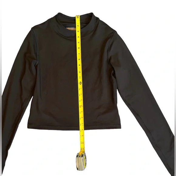 Athleta Shanti Mock Neck, Fitted, Cropped Long Sleeve Performance Top - Picture 11 of 13